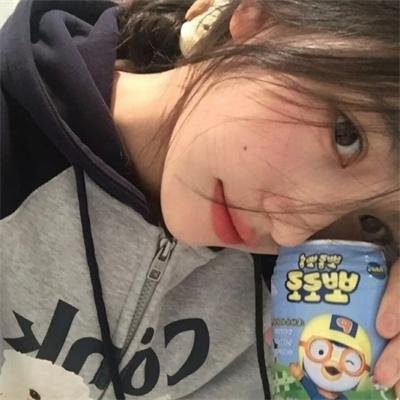 衣衫褴褛的罗尼